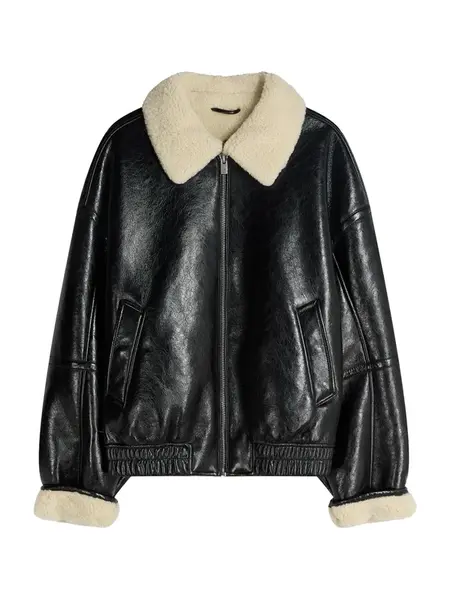 Bershka Prechodná bunda  čierna