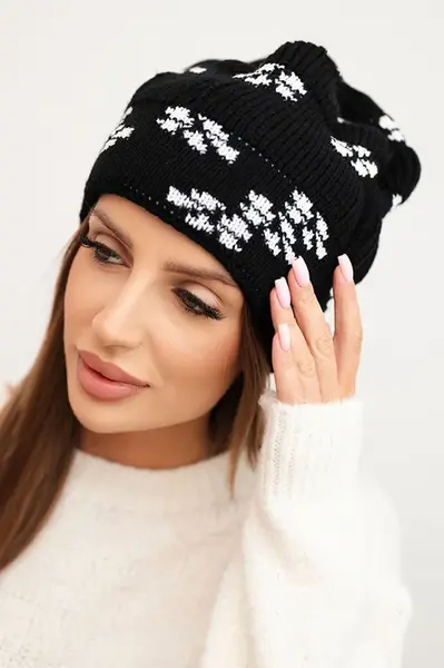 Dámska zimná čiapka Kesi s vločkami