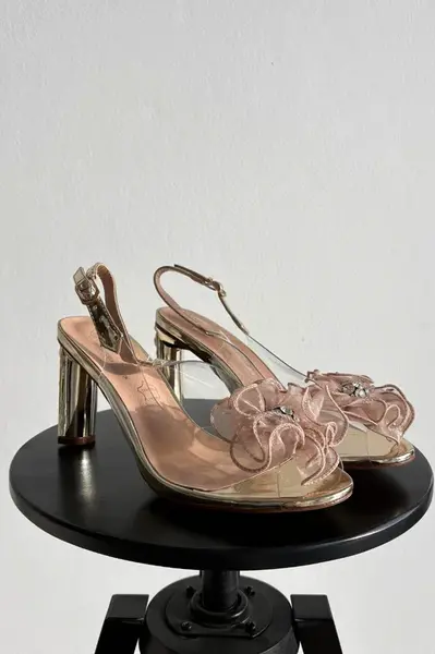 S. BARSKI sandále na podpätku s dekoráciou