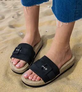 Gemre Black platform flip-flops with decorative buckle Lunda