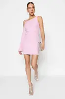 Trendyol růžové vypasované tkané večerní šaty