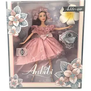 Bábika, ružové šaty 3