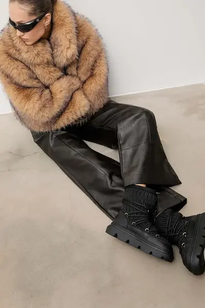 Sněhule Answear.LAB