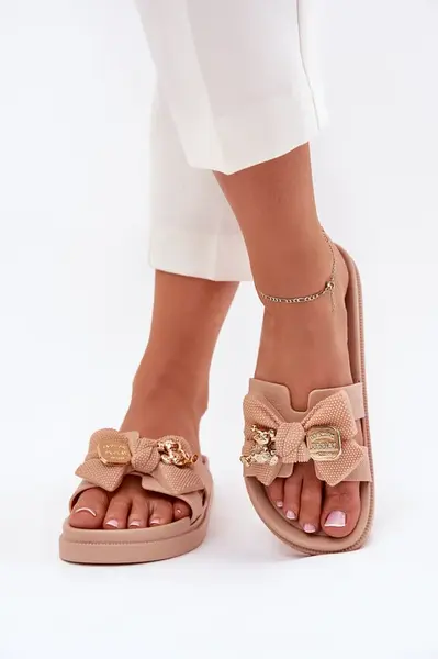 Boto Dámské Pantofle S Mašlí A Zlatou Broží Černé Lynara