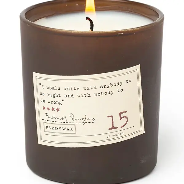Vonná sójová svíčka Paddywax Frederick Douglass 180 g hnědá barva