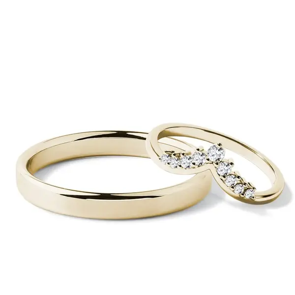 Svadobná súprava chevron zo žltého zlata s diamantmi KLENOTA