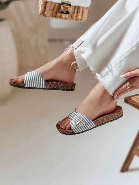 Klapki damskie na korku KORKISTI niebieskie Dstreet