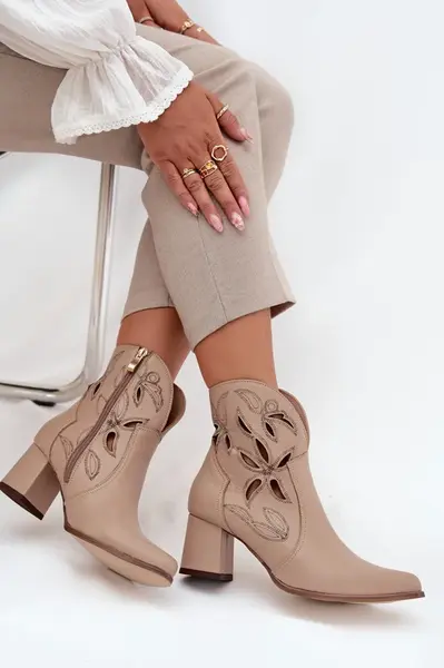 Kožené dámske čižmy s otvormi Zazoo 3647 Svetlo béžové