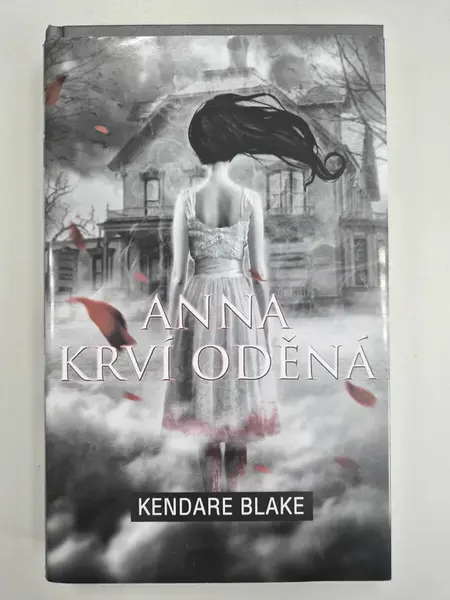 Anna krví oděná (poškozená) - Kendare Blake