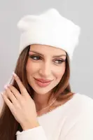 Kesi dámská klasická vlněná čepice K420 bílá