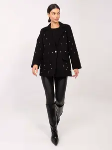 Černé sako s perličkami