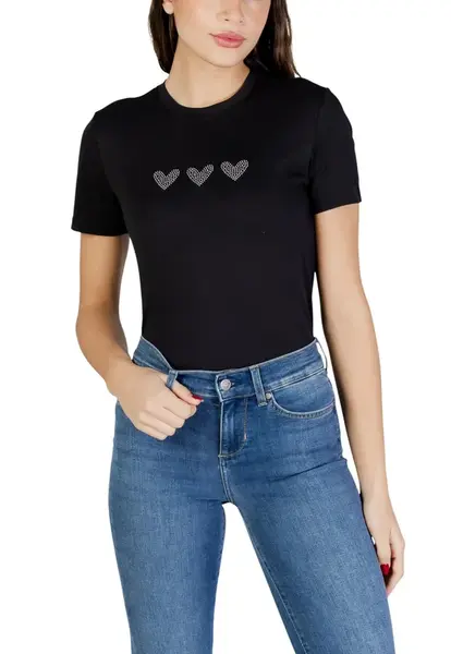 Černé tričko s krátkým rukávem a srdíčky