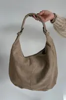 Dámska kabelka z prírodného semišu