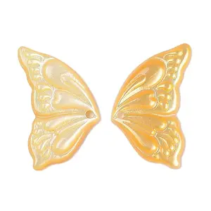 Natural Yellow Shell Carved Pendants
