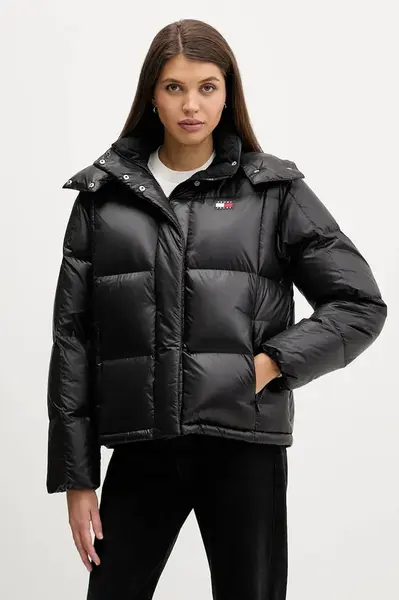 Péřová bunda Tommy Jeans černá barva, zimní, DW0DW22040