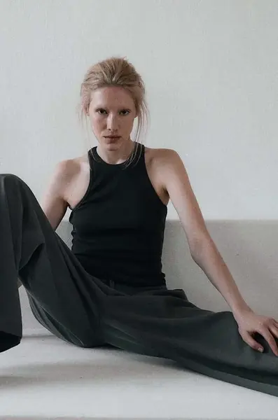 Bavlněný top MUUV. PRESSE