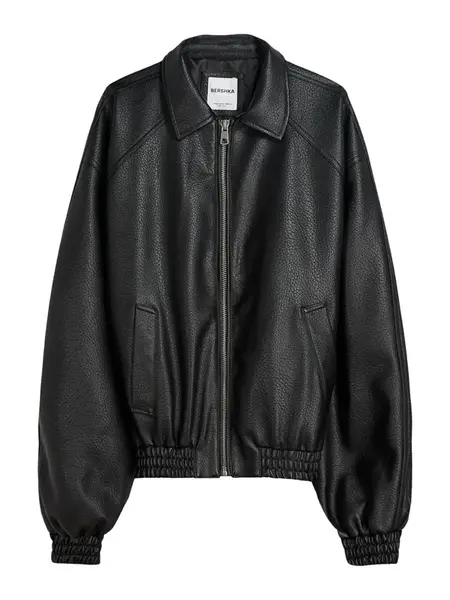 Bershka Prechodná bunda  čierna