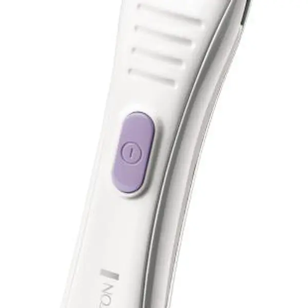 Zastřihovač na oblast bikin Remington Smooth a Silky BKT4000 + dárek zdarma