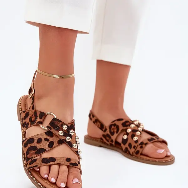 Boto Dámske sandále na plochom podpätku so zlatými cvočkami leopardí vzor Zanira