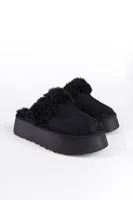 Capone Outfitters Furry Closed Toe Women's Slippers