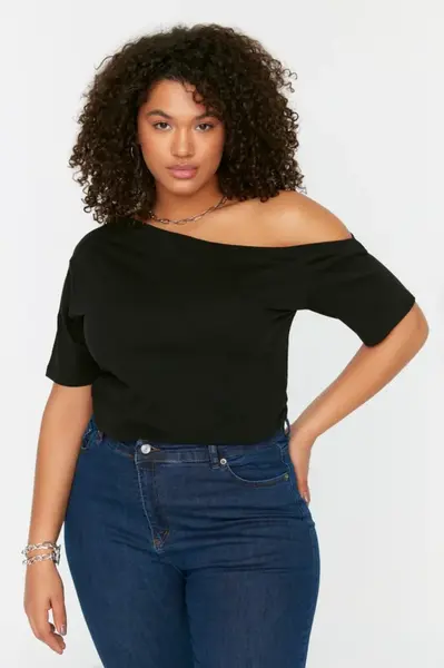 Dámská blúzka Trendyol Low Shoulder