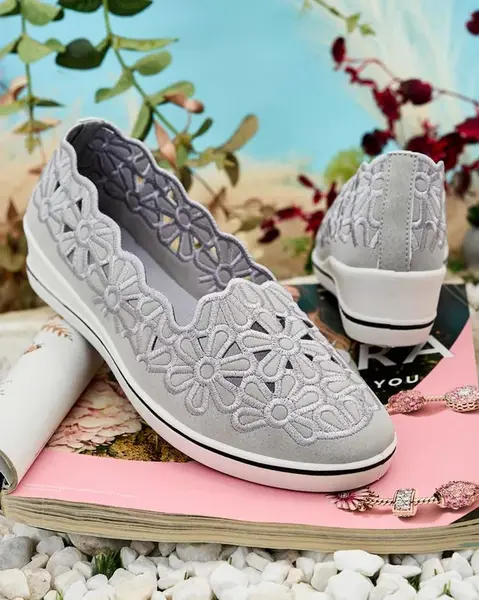 Resti Women's low-heeled half shoes Dellio