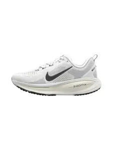 NIKE Bežecká obuv 'VOMERO 18'  čierna / biela