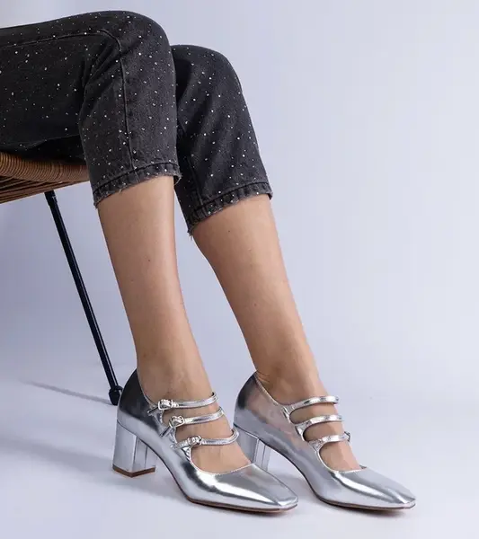 Gemre Silver block heel pumps with decorative buckles Izida