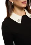 Černý svetr s ozdobným límcem