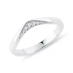 Dámský snubní prsten s diamantovou linií v bílém zlatě KLENOTA