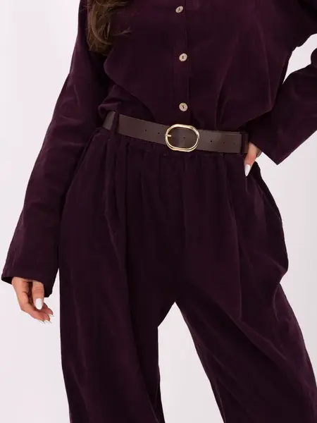 Tmavě fialové kalhoty s páskem