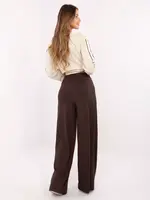 Tmavě hnědé tepláky