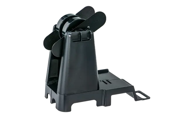 Univerzální černý podavač štítků