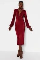 Trendyol Burgundy Vypasované pletené okno / vystřižené detailní skládané elegantní večerní šaty