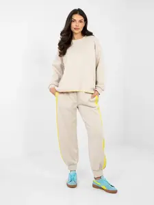 Jasnobéžový dámský komplet s oversized mikinou