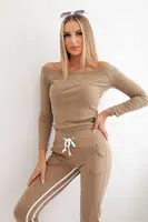 Set with two-stripe camel
