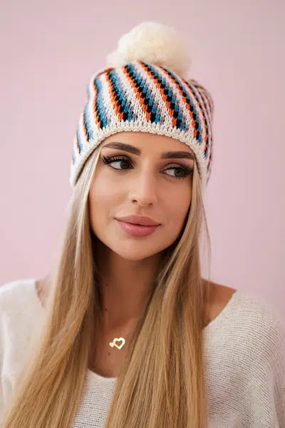 Kesi Dámska čiapka s pomponom Hanna K328 ecru