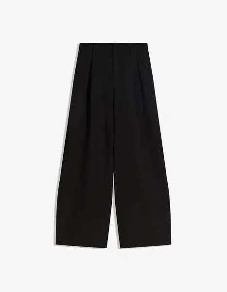 Bershka Plisované nohavice  čierna