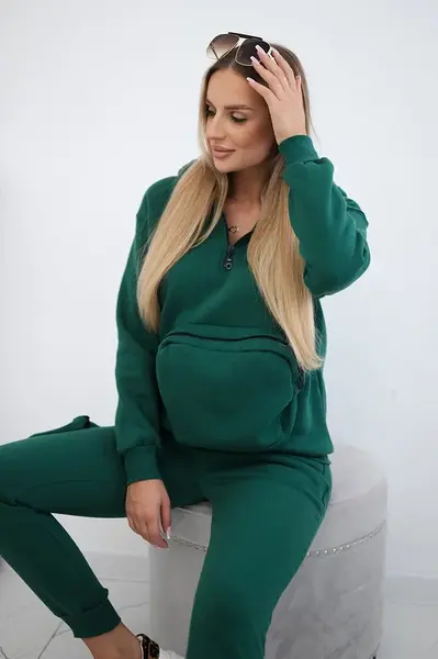 Zateplená souprava s ozdobnou kapsou zelené barvy