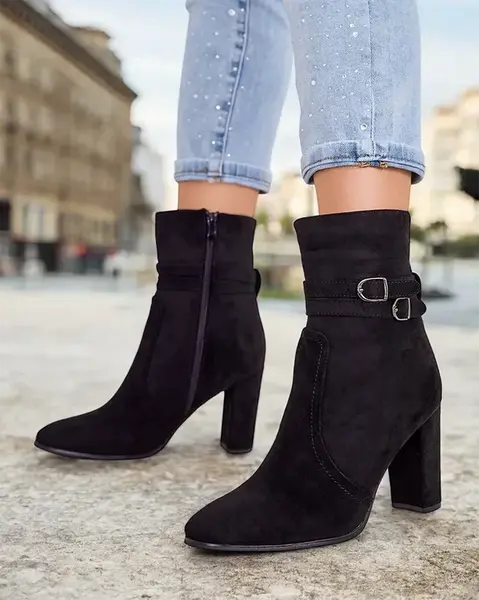 Resti Women's ankle boots on a post Aminor