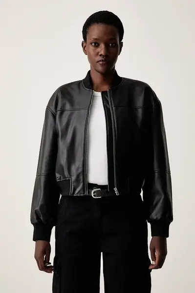 Guess Jeans  bunda bomber dámska z imitácie kože