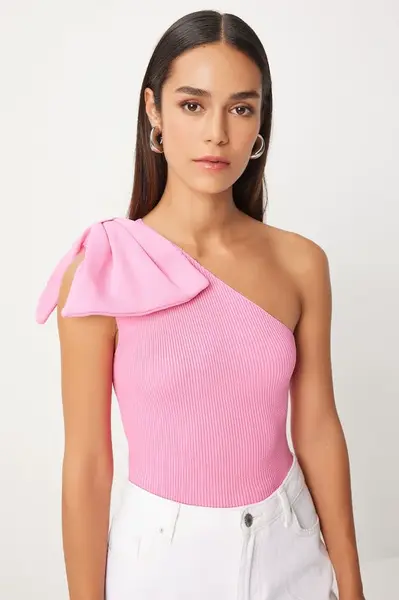 Happiness İstanbul Women's Pink Bow One Shoulder Knitted Blouse