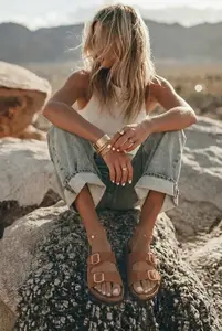 Dámske šľapky s prackami Camel Brigid