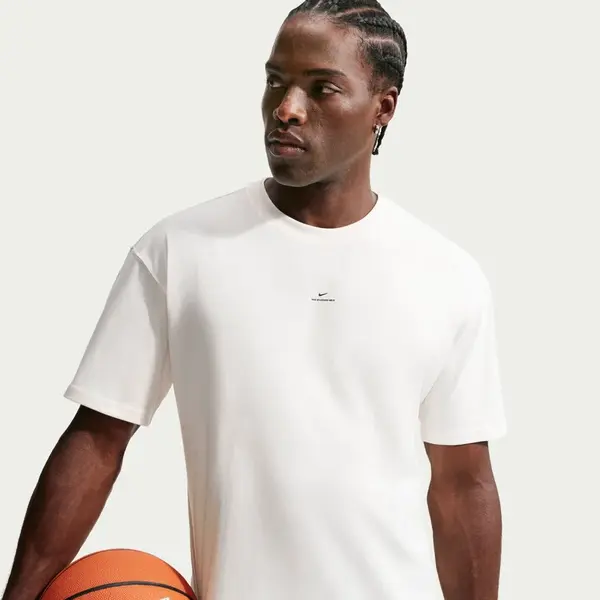 Nike Standard Issue S