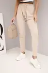 Dámske béžové cargo nohavice s vreckami a retiazkou