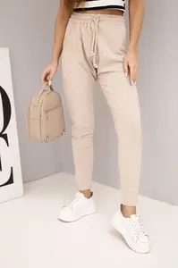 Dámske béžové cargo nohavice s vreckami a retiazkou
