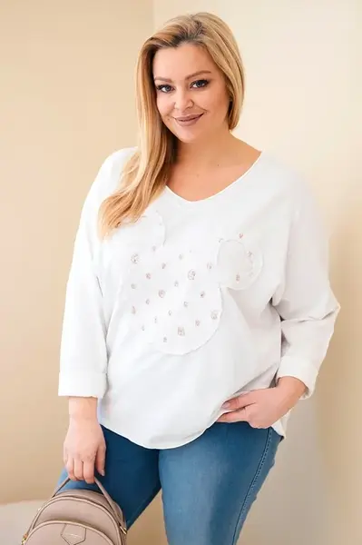 Plus size dámska blúzka s V-výstrihom biela