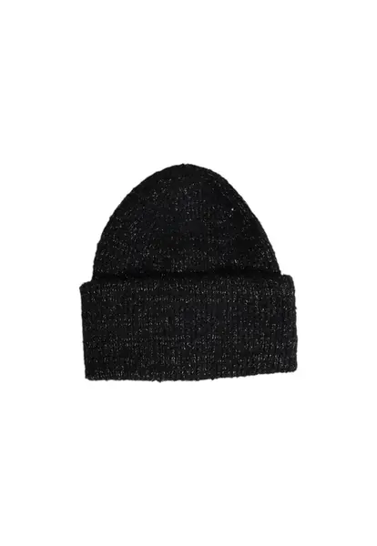 Čierna čiapka Pieces