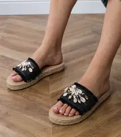 Gemre Čierne pletené espadrilky s morskými mušľami