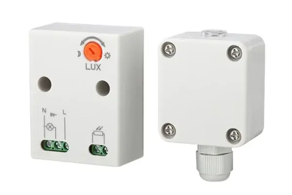 Soumrakový spínač s externím čidlem 2300W MACLEAN MCE35